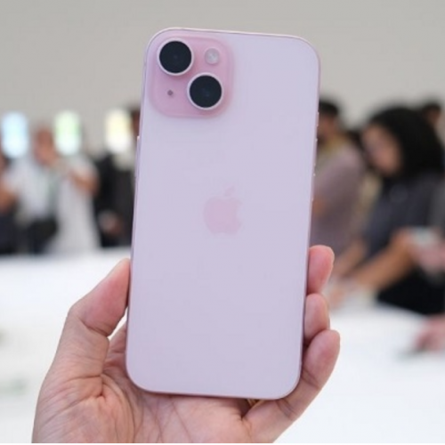 iPhone 15 màu hồng hấp dẫn cỡ nào “hớp hồn” phái đẹp?