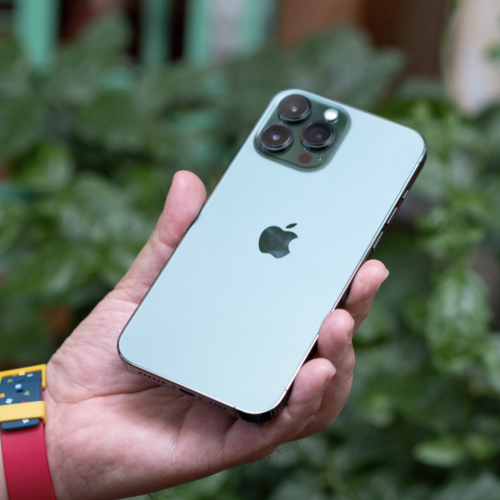 Bất ngờ với thói quen mua iPhone của người dùng Việt: Max thì mắc những cứ phải dùng “hàng to” mới đã